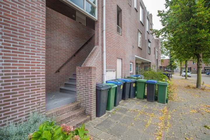 Foto 23 van Woudrichemstraat 17