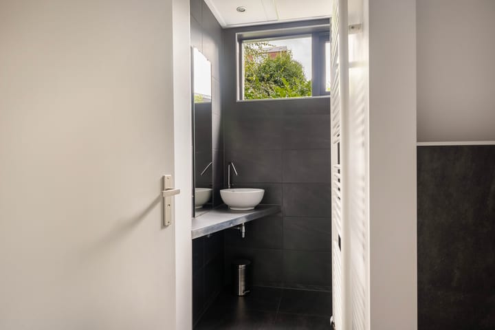 Photo 42 of Emmakade 32