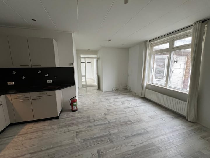 Photo 2 of Raadhuisstraat 18