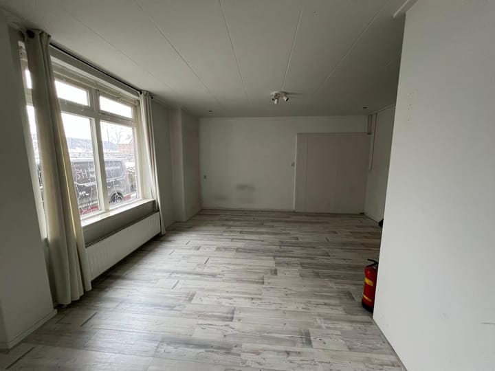 Photo 4 of Raadhuisstraat 18