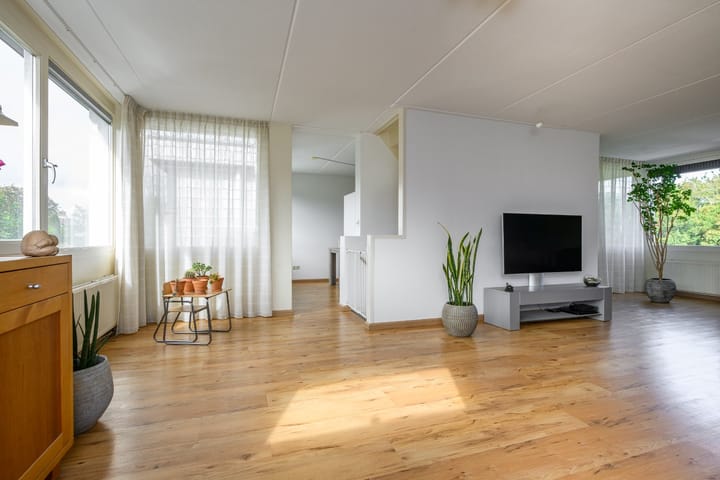 Foto 17 van Carel Willinklaan 56