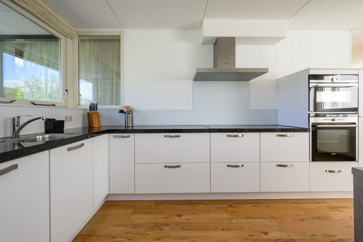 Foto 22 van Carel Willinklaan 56