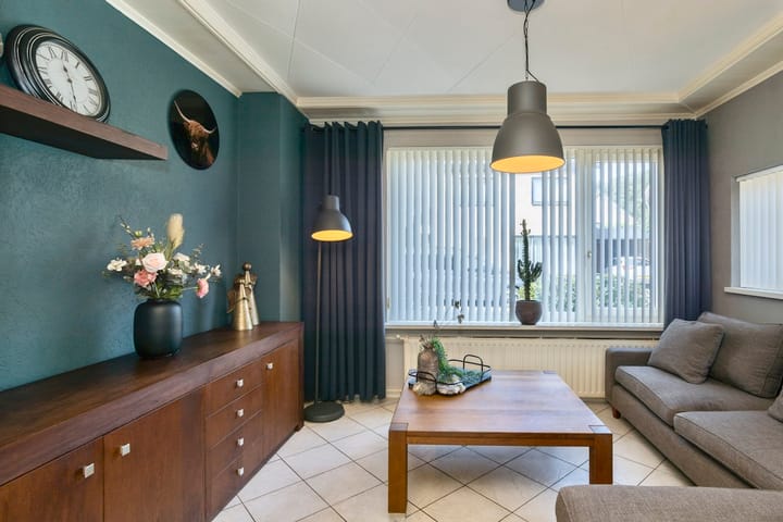 Photo 2 of Prins Bernhardstraat 6