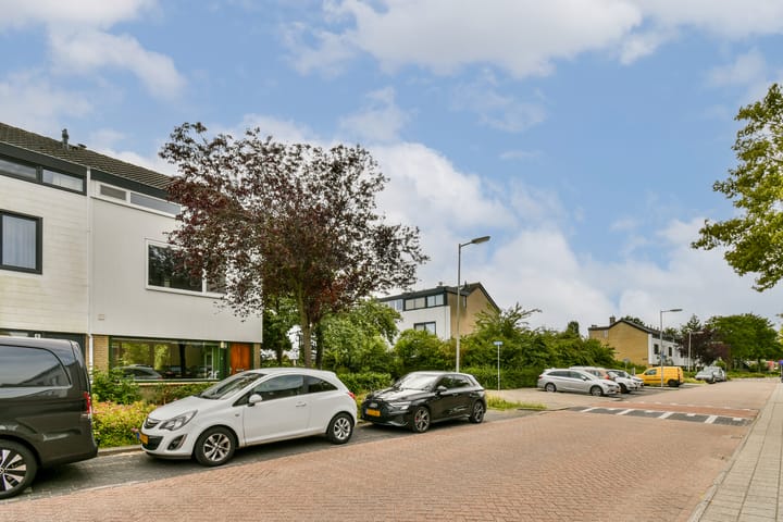 Photo 1 of Dr. M.L. Kingstraat 2-F