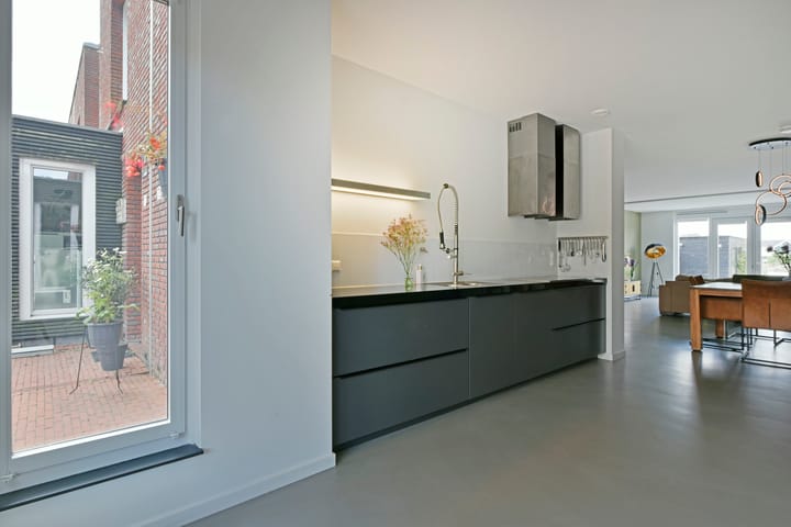 Photo 11 of Rugstreeppad 73