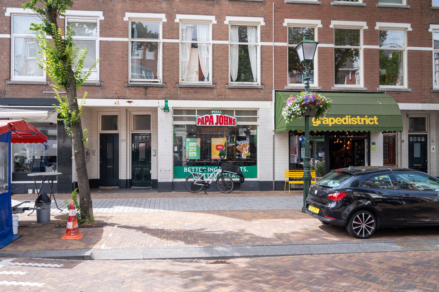 View photo 2 of Frederik Hendriklaan 71