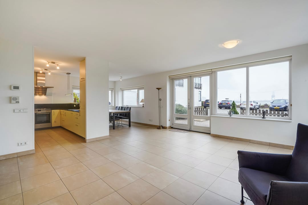 Photo 8 of Stationsweg 67-A