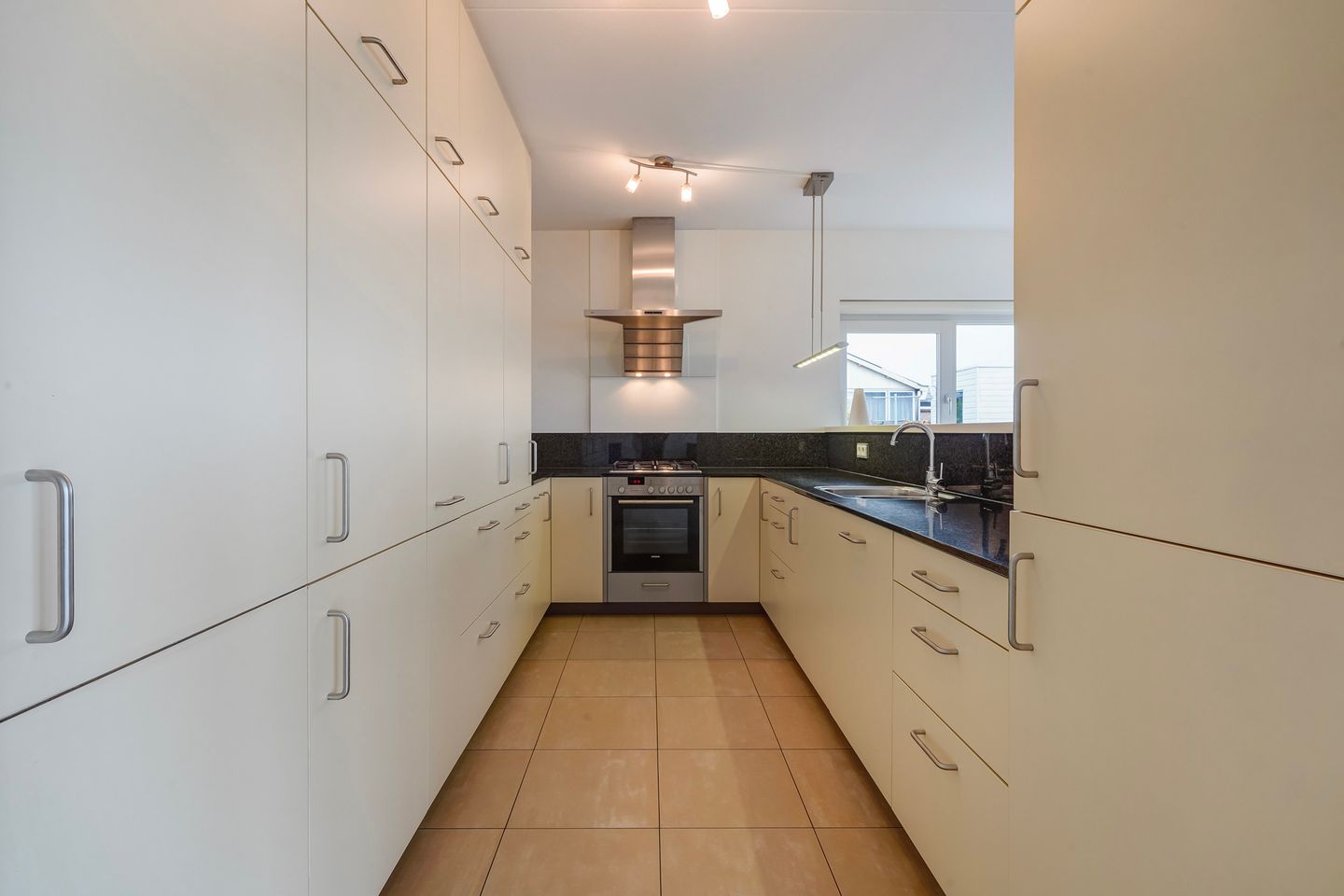 Photo 19 of Stationsweg 67-A