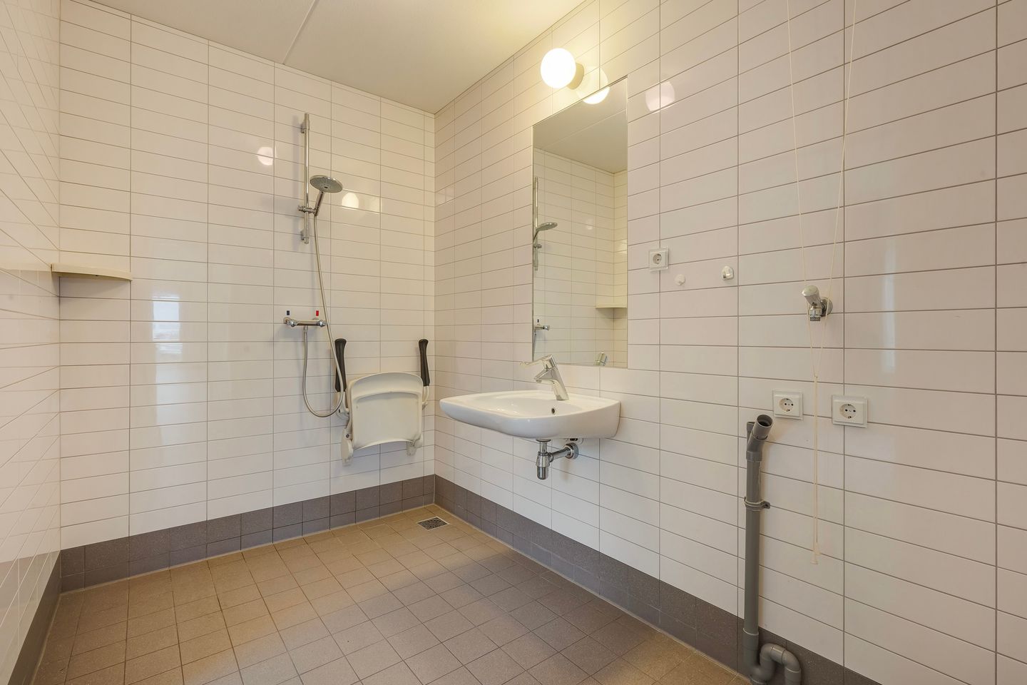 Photo 25 of Stationsweg 67-A