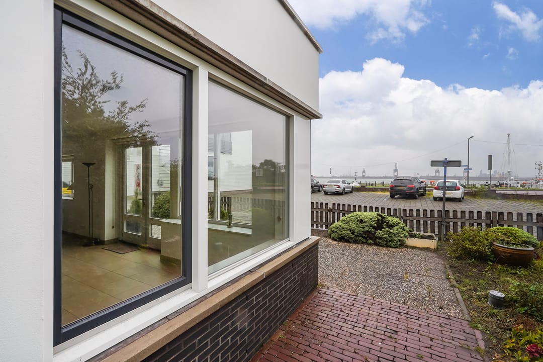 Photo 41 of Stationsweg 67-A