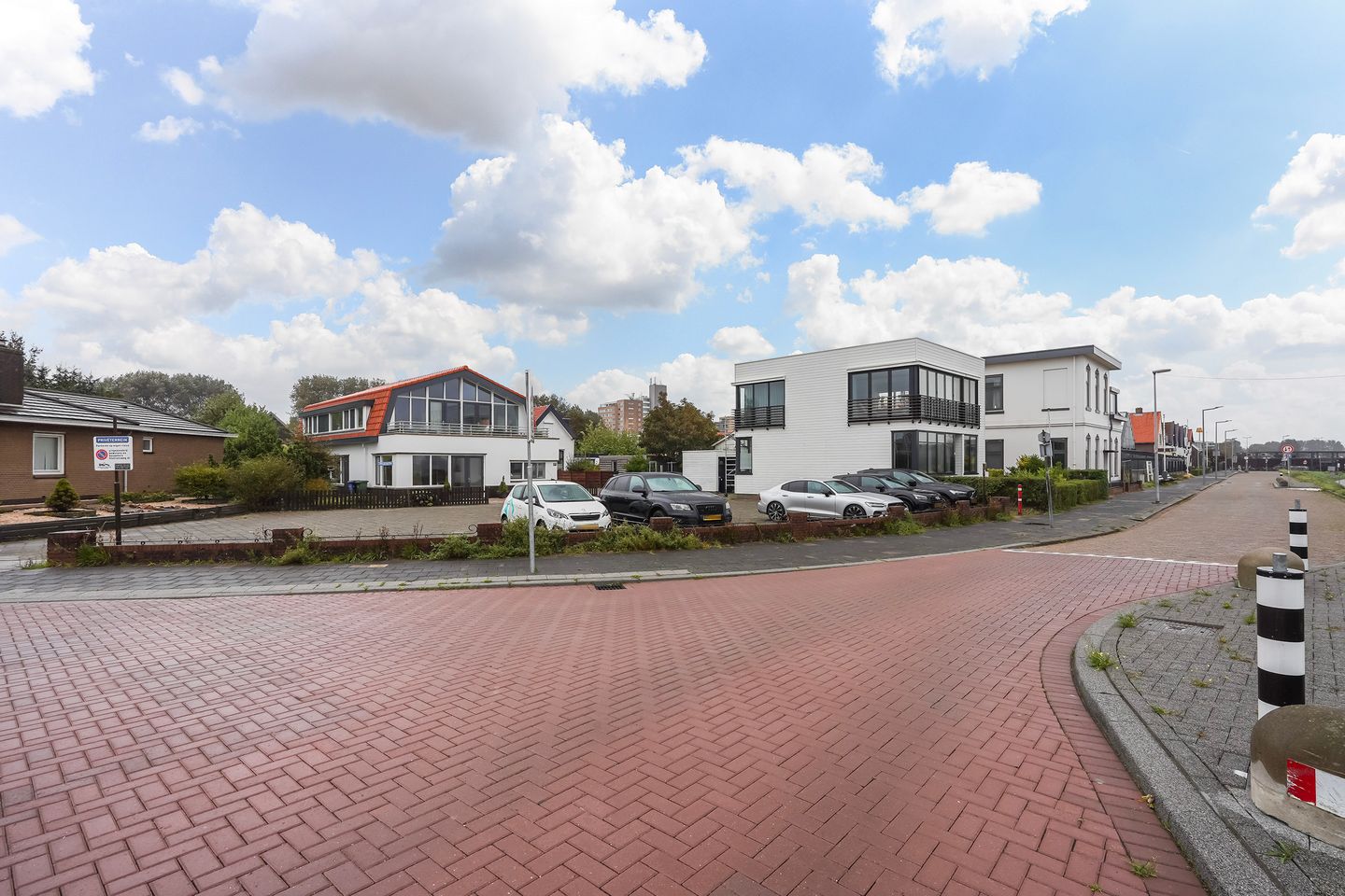 Photo 49 of Stationsweg 67-A