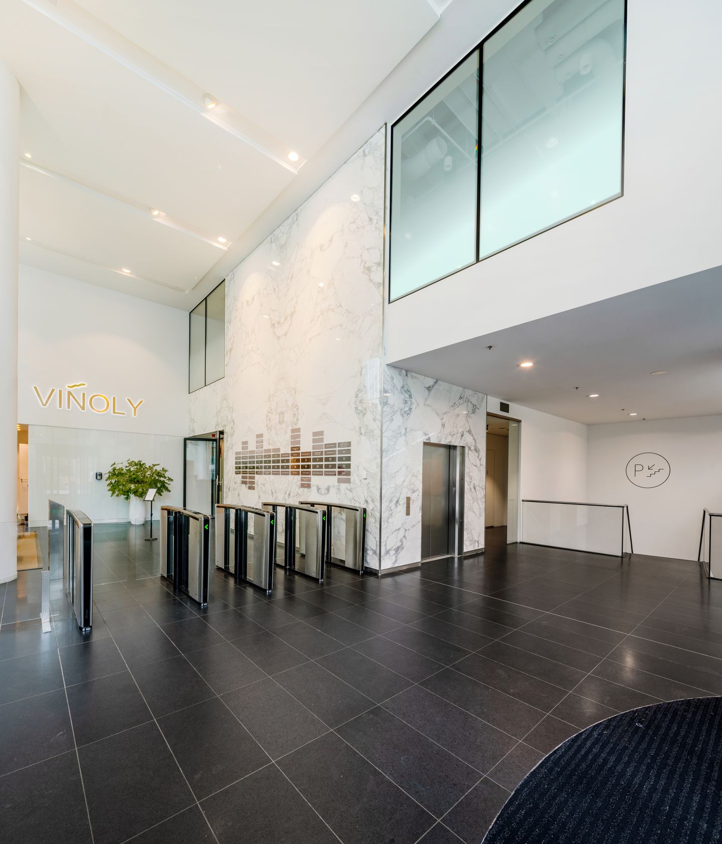 View photo 2 of Claude Debussylaan 2