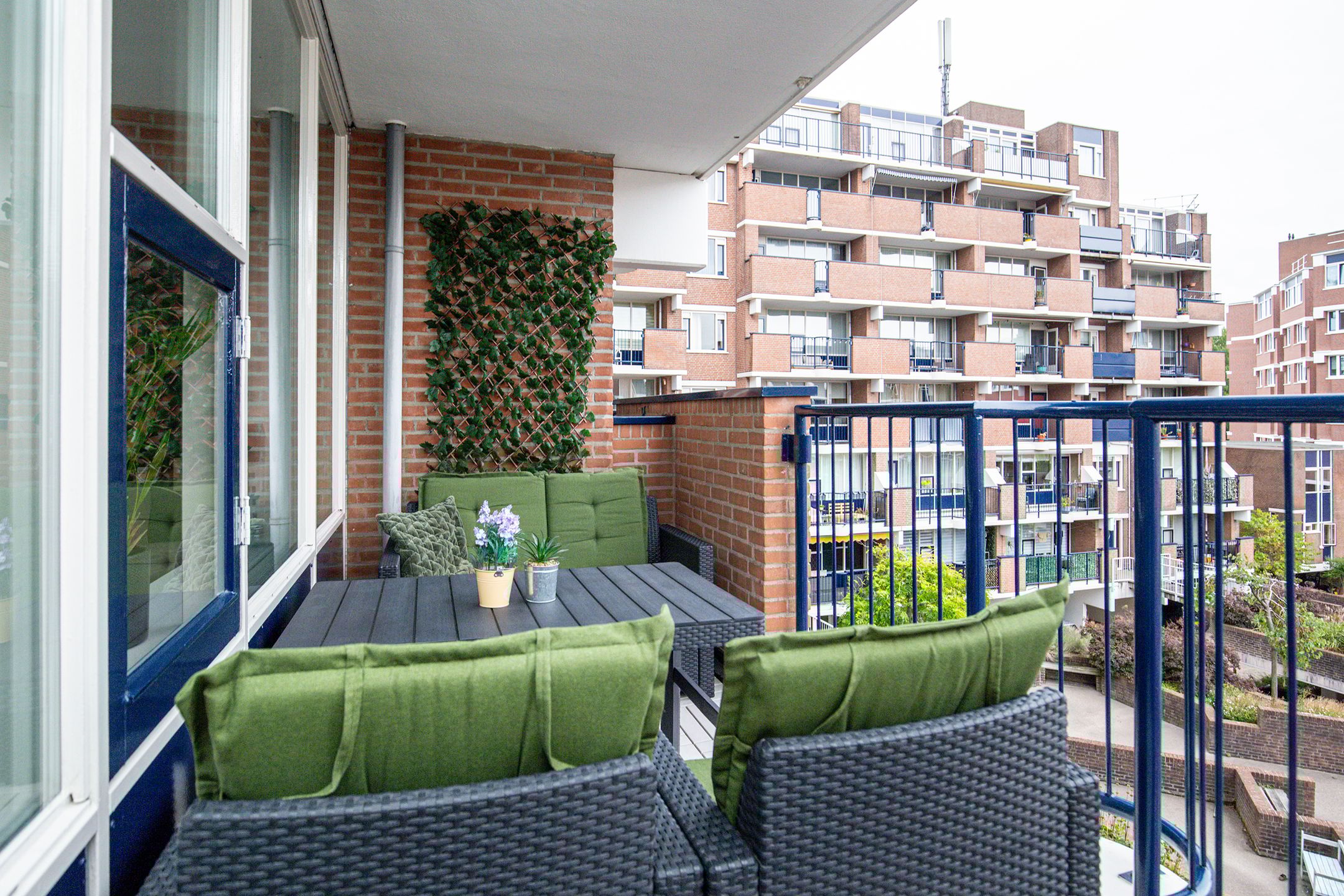 Photo 3 of Sir Winston Churchillln 827