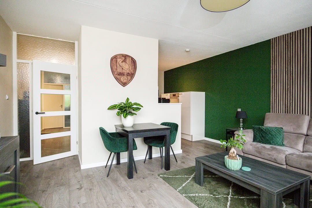 Photo 13 of Sir Winston Churchillln 827