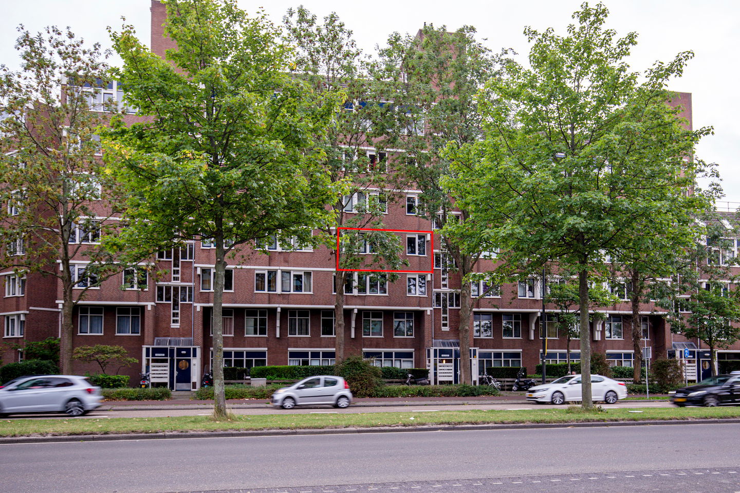 Photo 5 of Sir Winston Churchillln 827