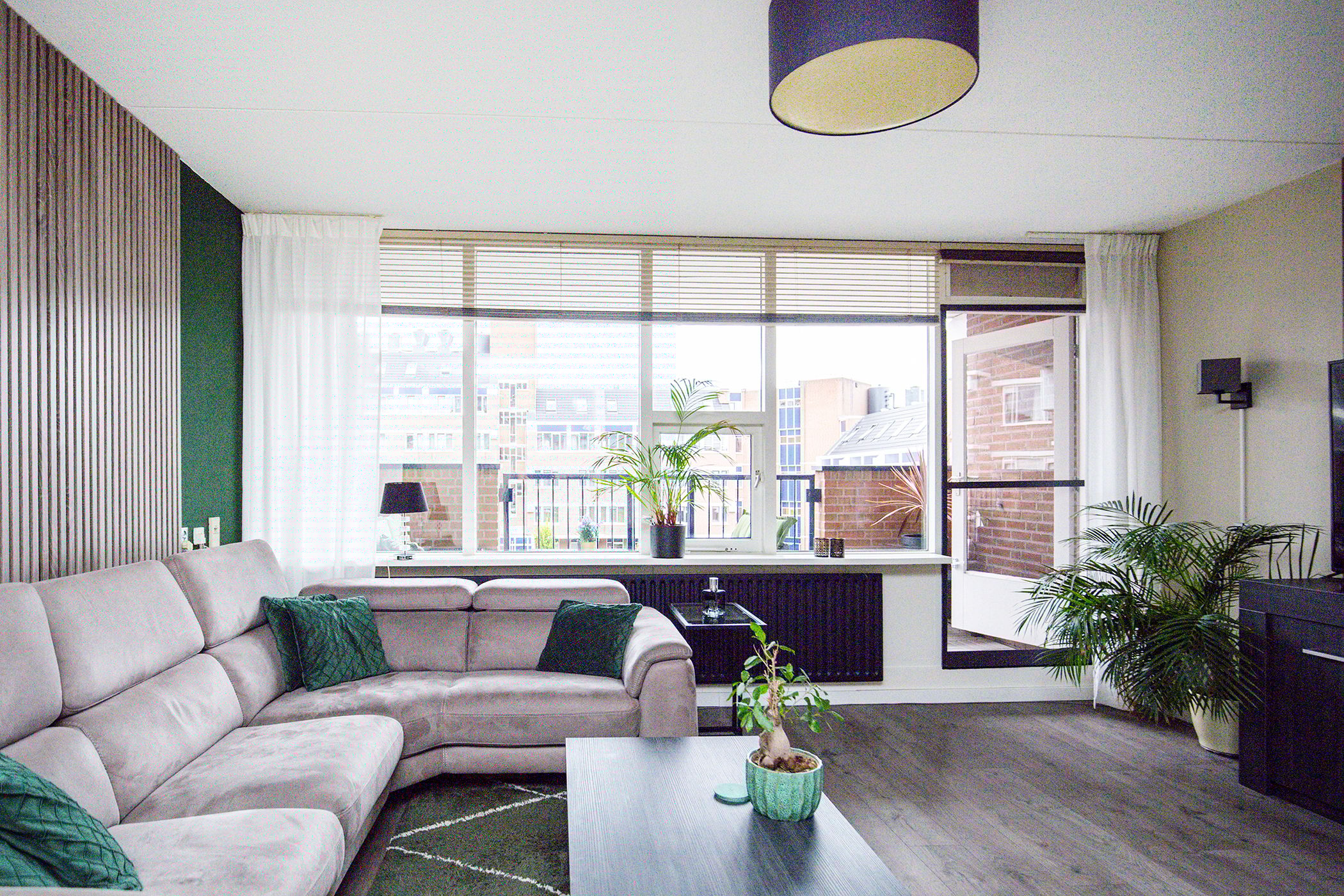 Photo 9 of Sir Winston Churchillln 827