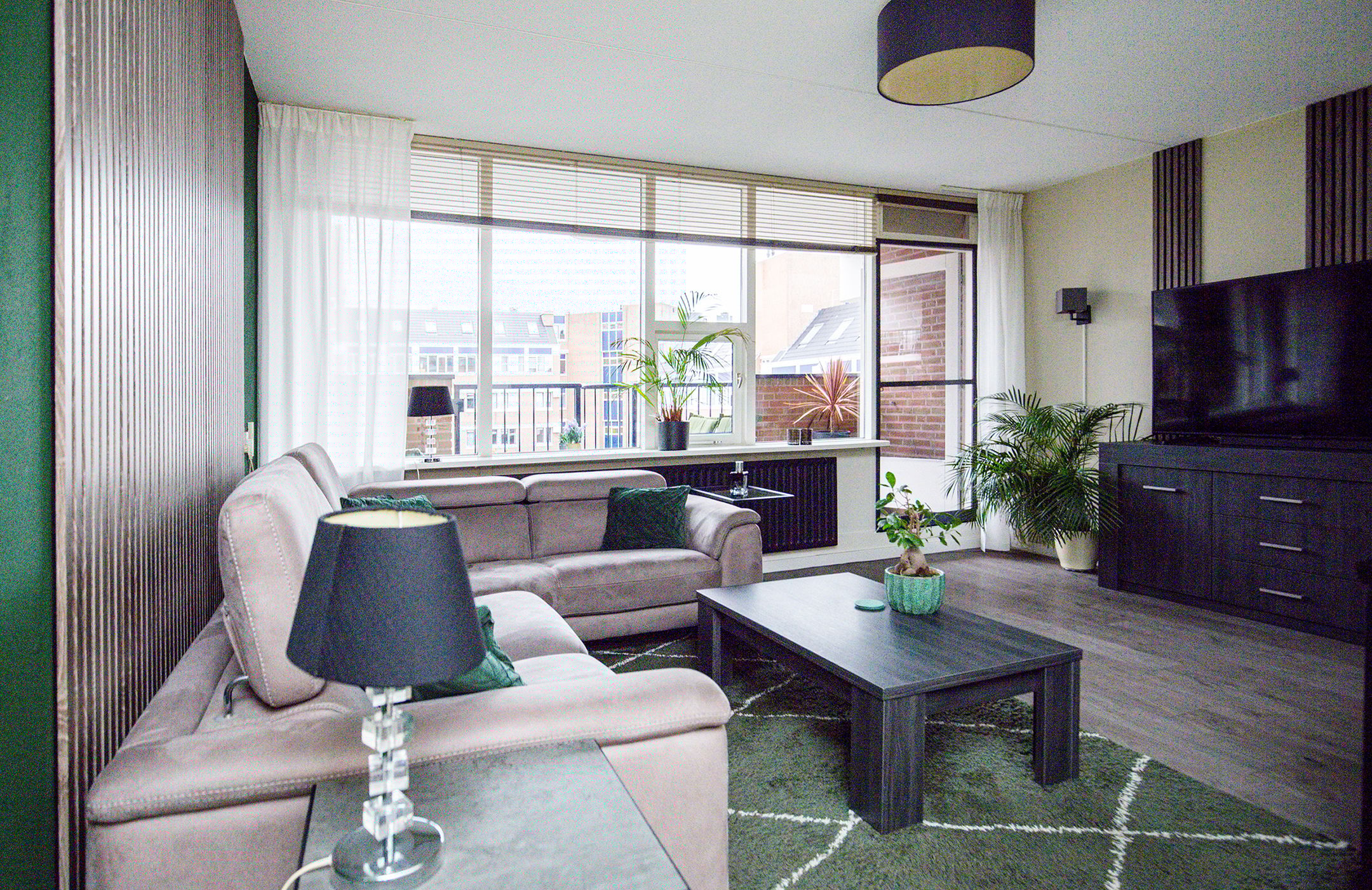 Photo 12 of Sir Winston Churchillln 827