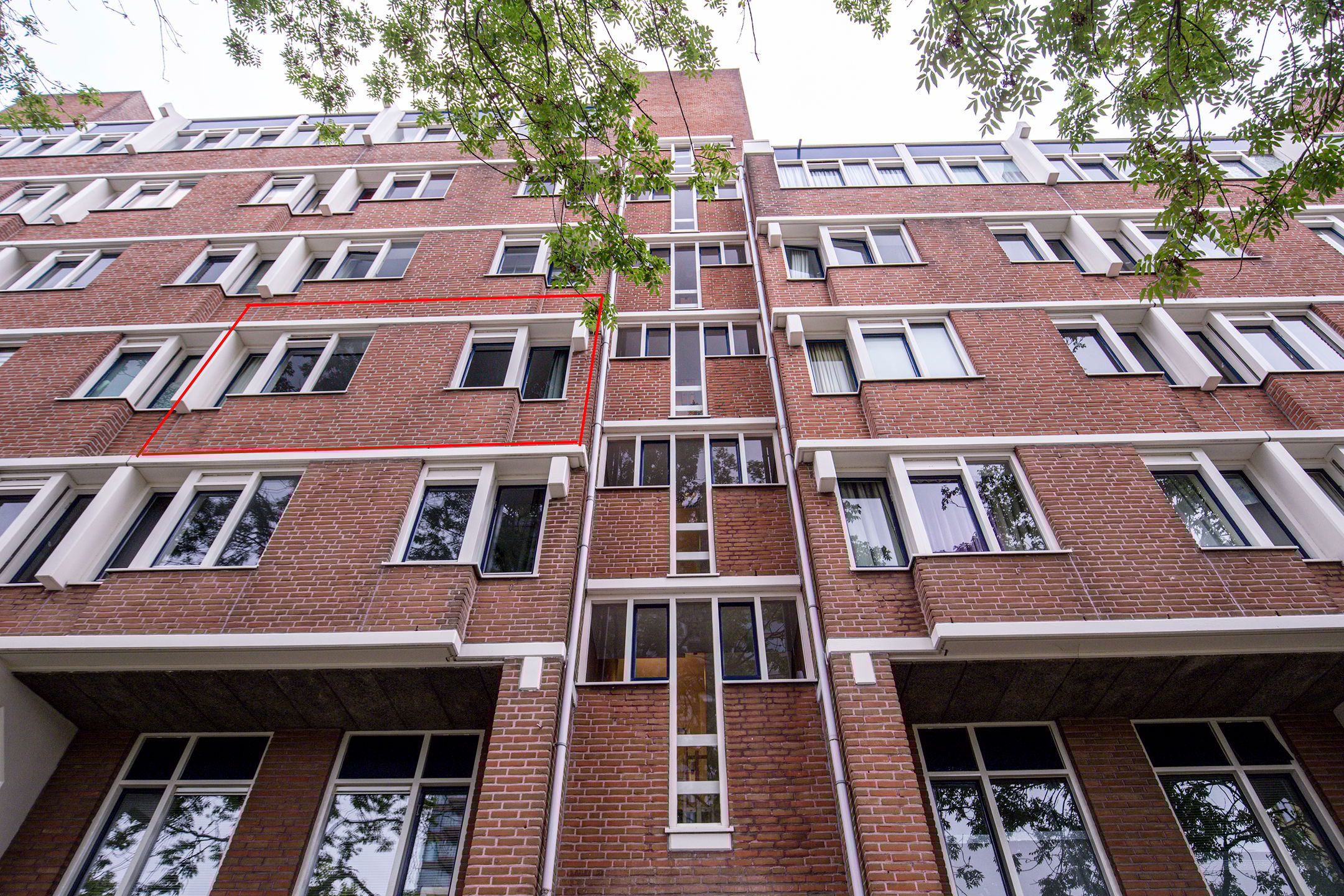 Photo 27 of Sir Winston Churchillln 827