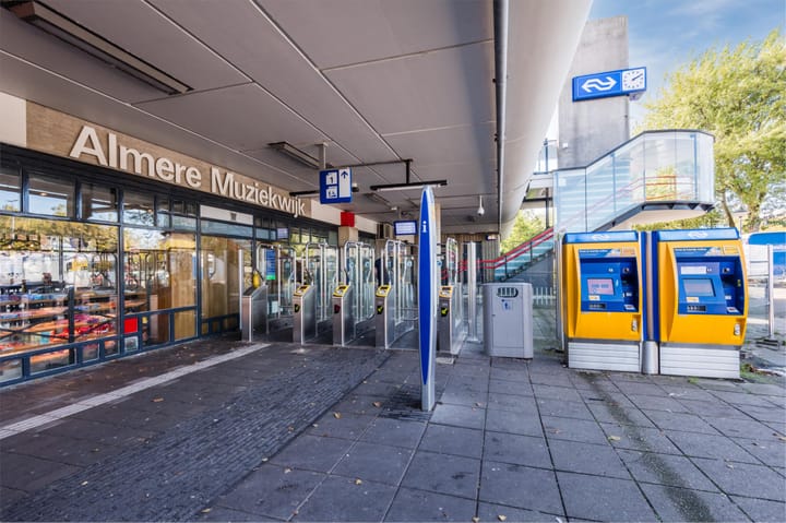 Foto 50 van Divertimentostraat 34