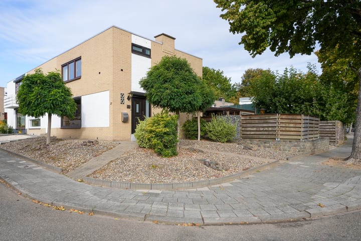 Foto 1 van Limburgstraat 27