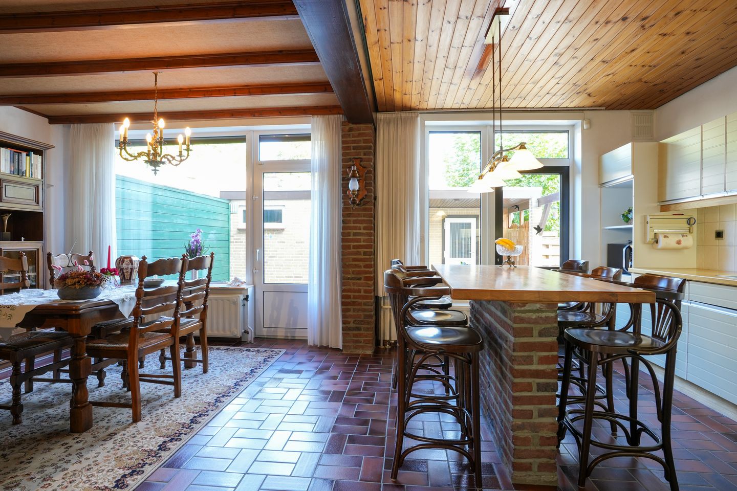 Foto 10 van Limburgstraat 27