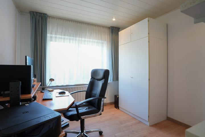 Foto 16 van Limburgstraat 27