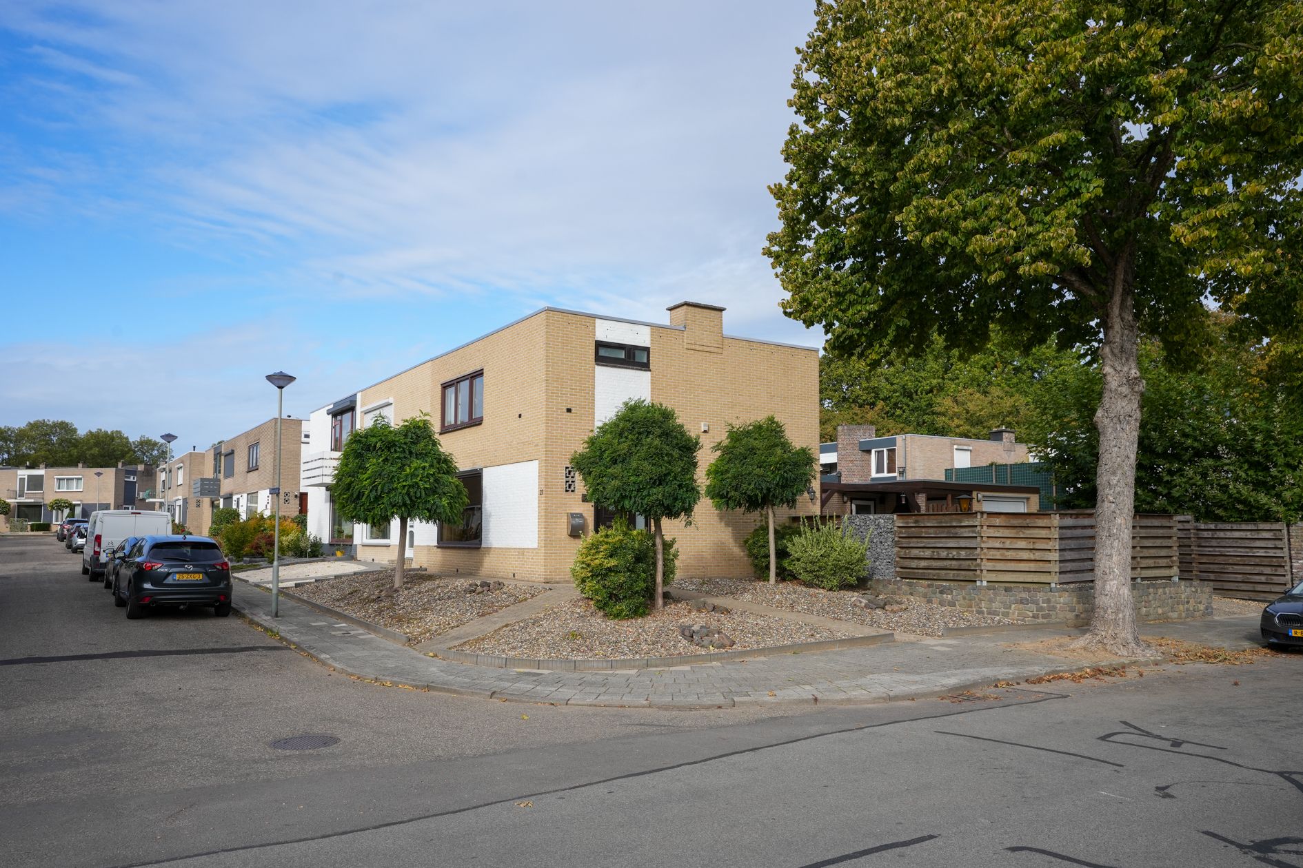 Foto 33 van Limburgstraat 27