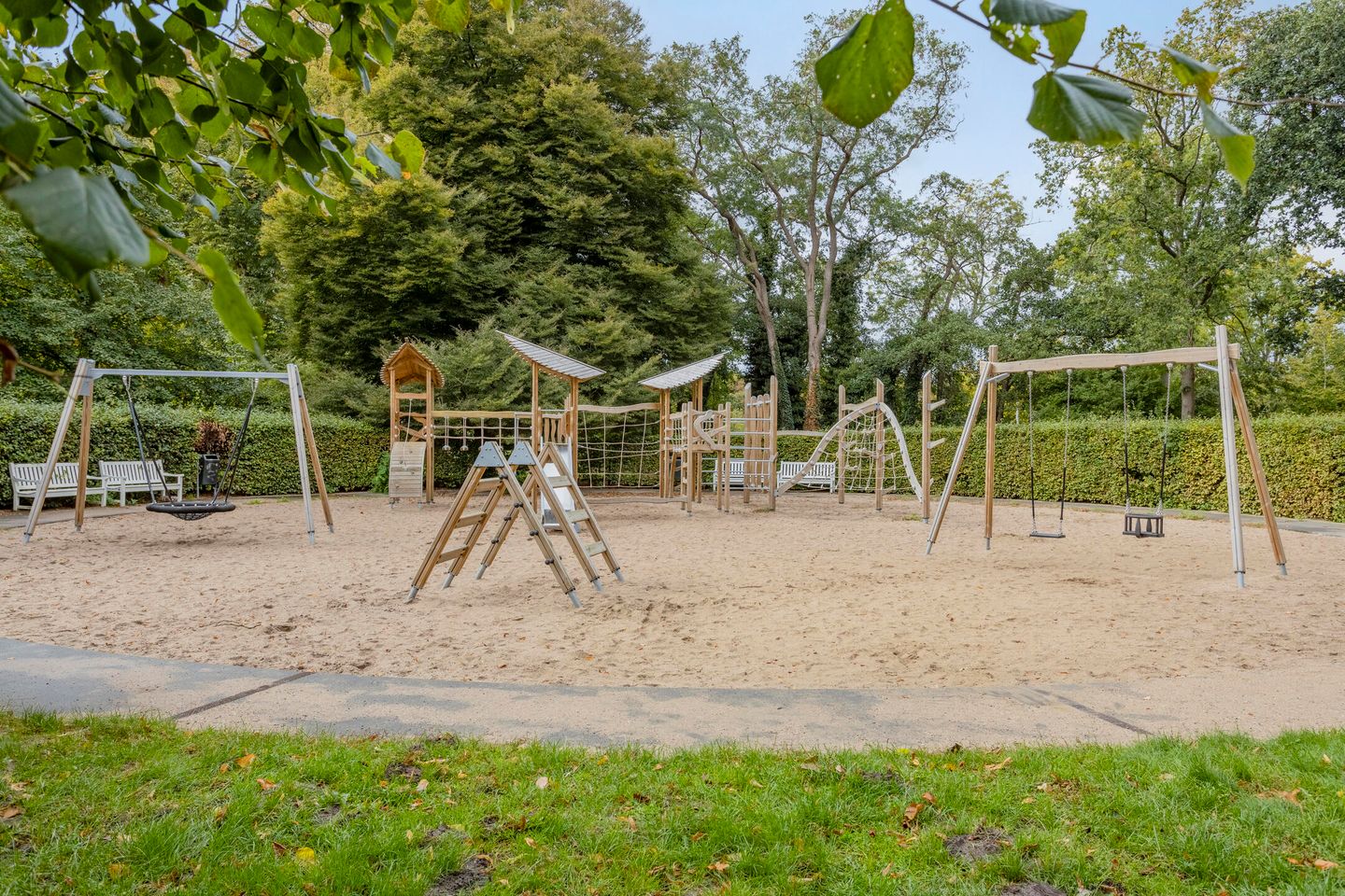 Foto 25 van Van Hoeylaan 27