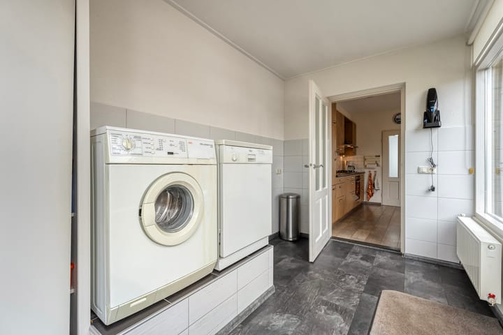 Photo 15 of Smitstraat 16