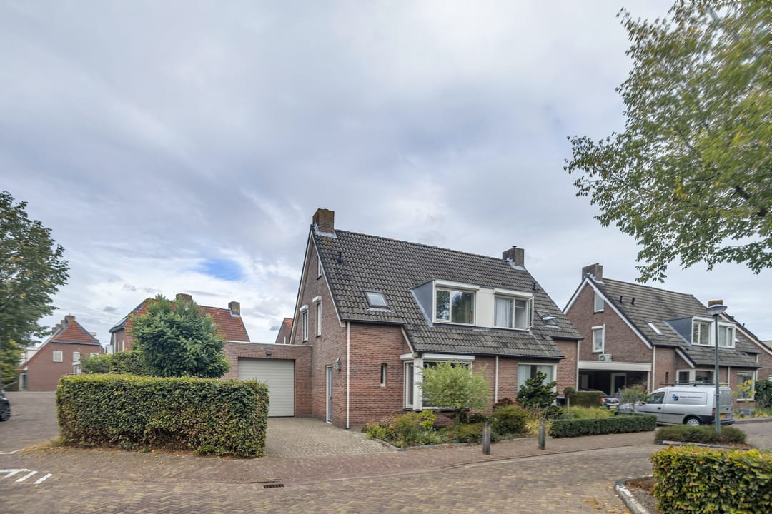 Foto 1 van Burgemeester Poortstraat 32