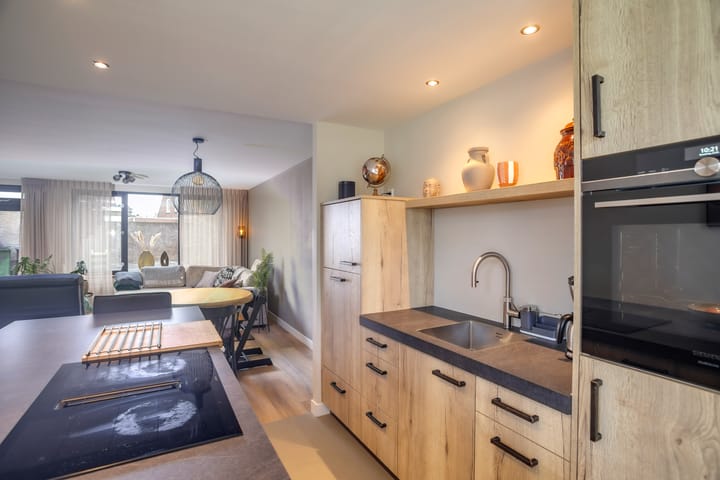 Photo 7 of Burgemeester Poortstraat 32