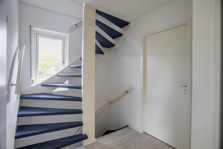 Photo 21 of Burgemeester Poortstraat 32