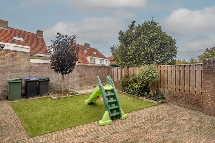 Photo 28 of Burgemeester Poortstraat 32