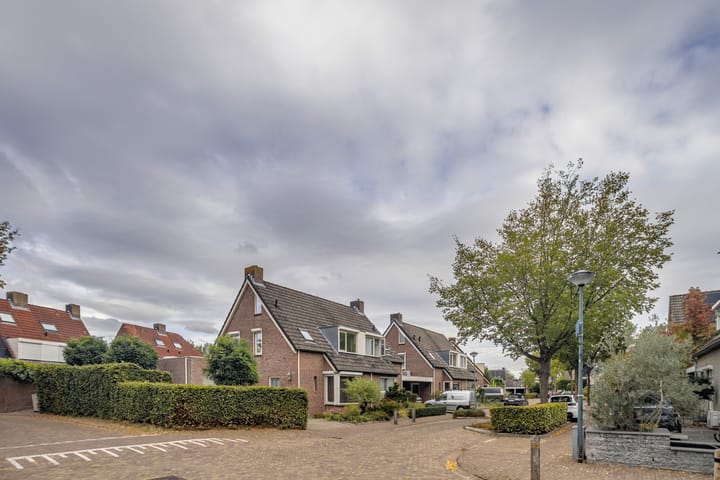 Photo 35 of Burgemeester Poortstraat 32