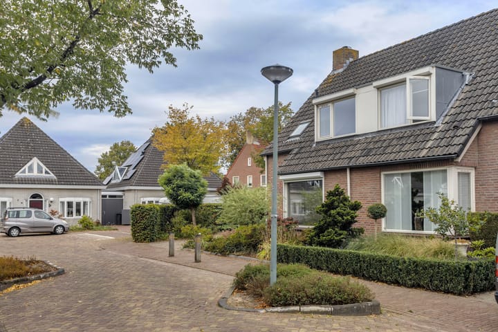 Photo 36 of Burgemeester Poortstraat 32