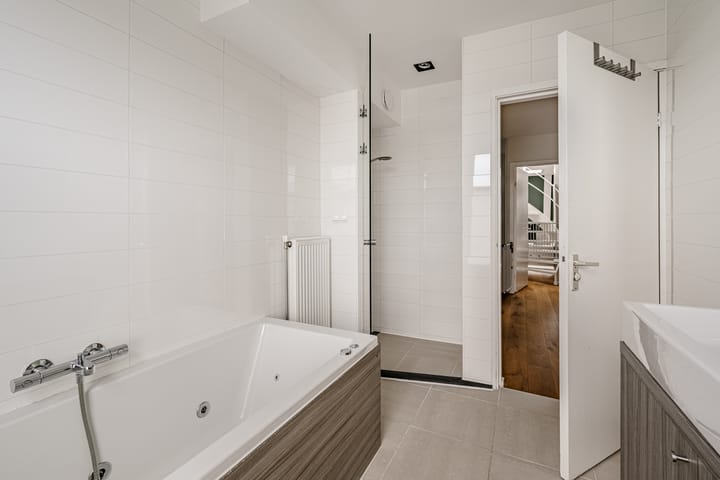 Foto 31 van Admiraal De Ruijterweg 108-4