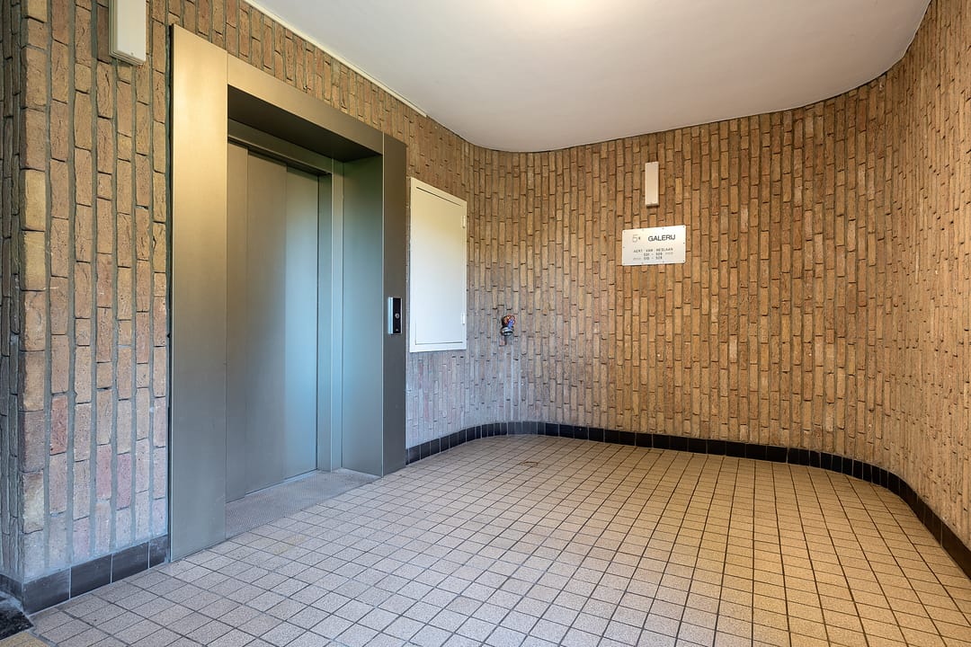 Photo 11 of Aert van Neslaan 506