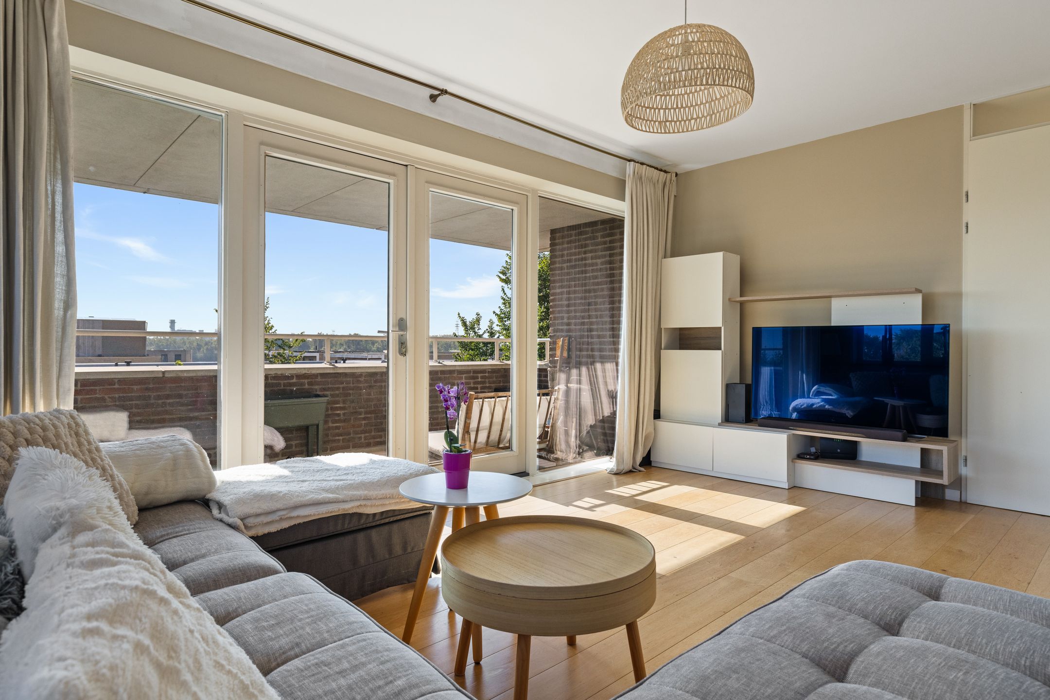 Foto 12 van Eva Besnyöstraat 382