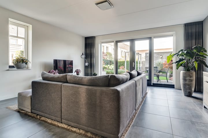 Foto 6 van Lucebertstraat 3