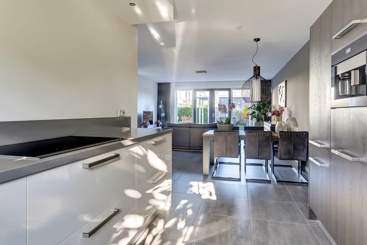 Foto 15 van Lucebertstraat 3