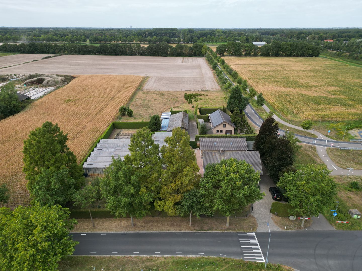 Bekijk foto 2 van Van Rijckevorselweg 2