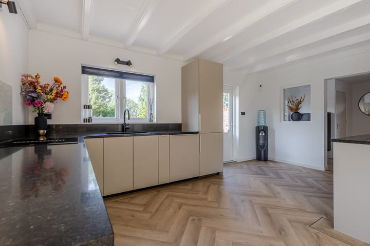 Foto 23 van Parallelweg 10