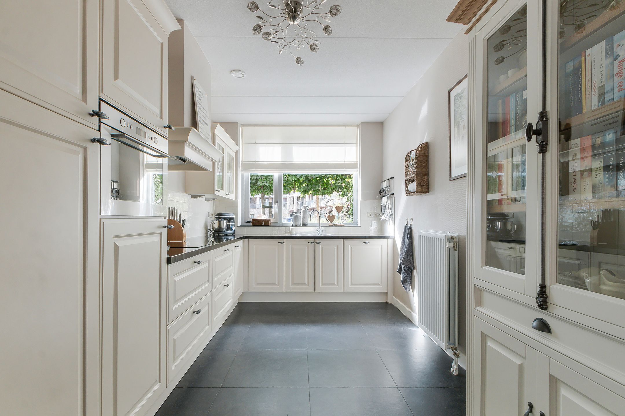 Foto 3 van Menagerie 14