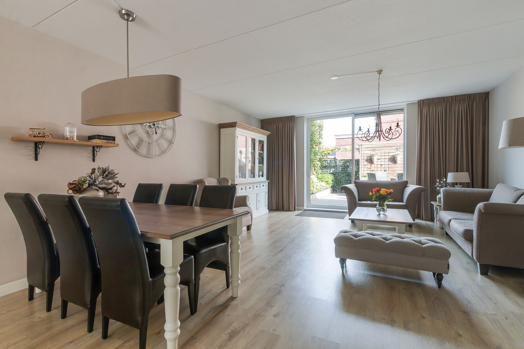 Foto 15 van Menagerie 14