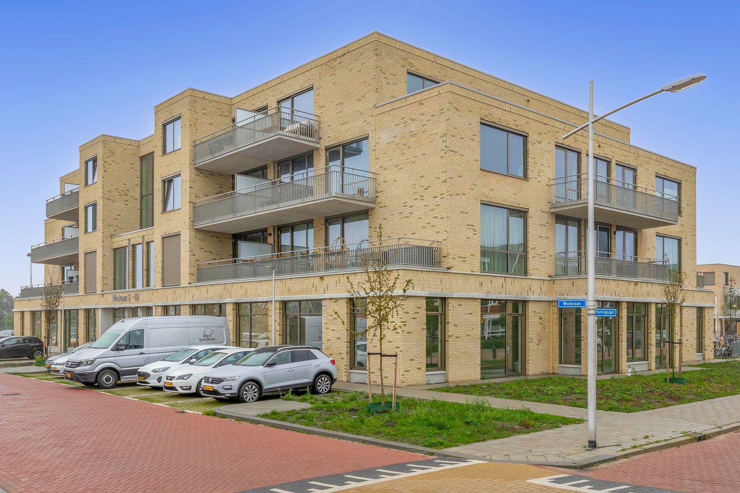 Photo 4 of Windvaan 61