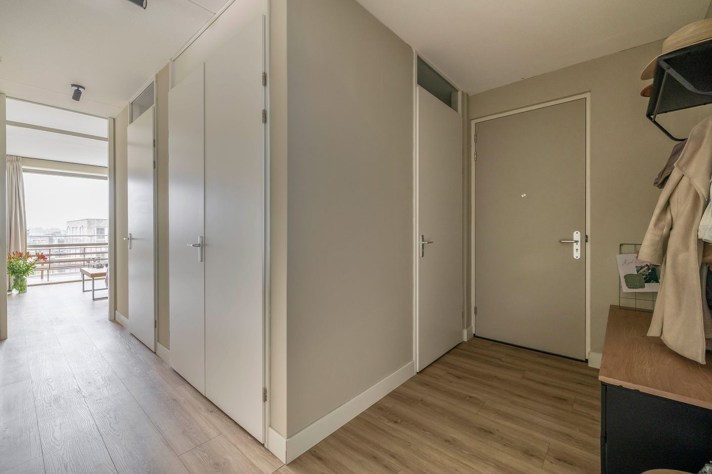 Photo 10 of Windvaan 61