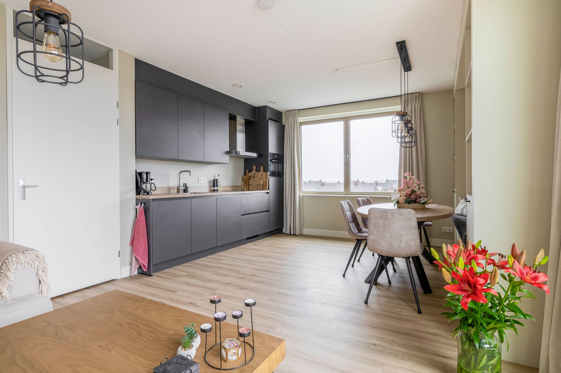 Photo 12 of Windvaan 61