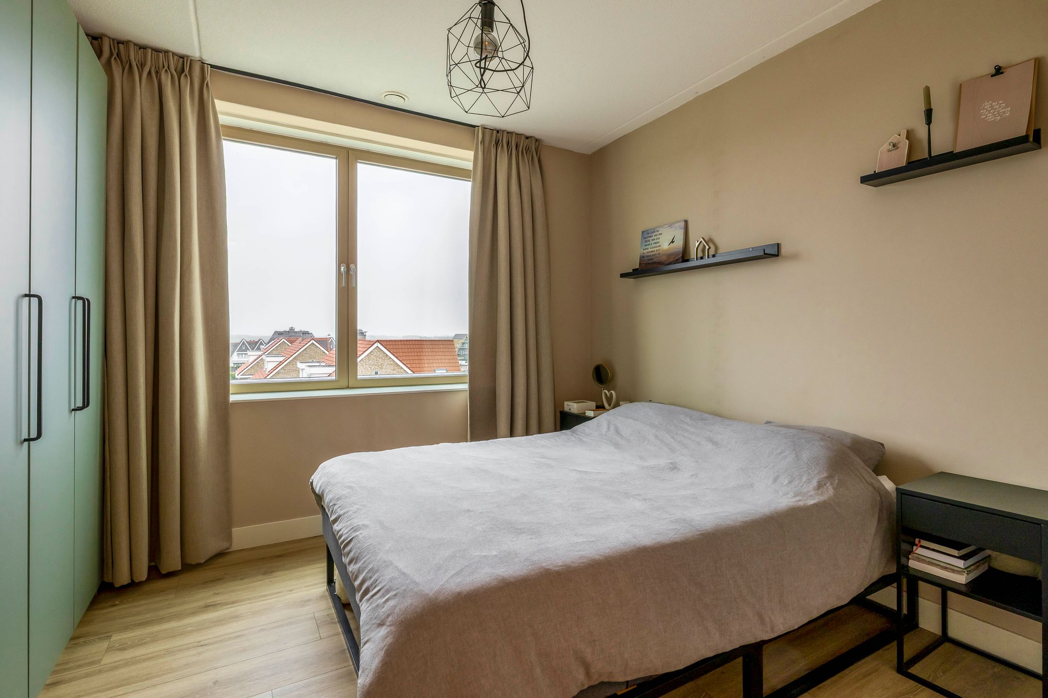 Photo 21 of Windvaan 61