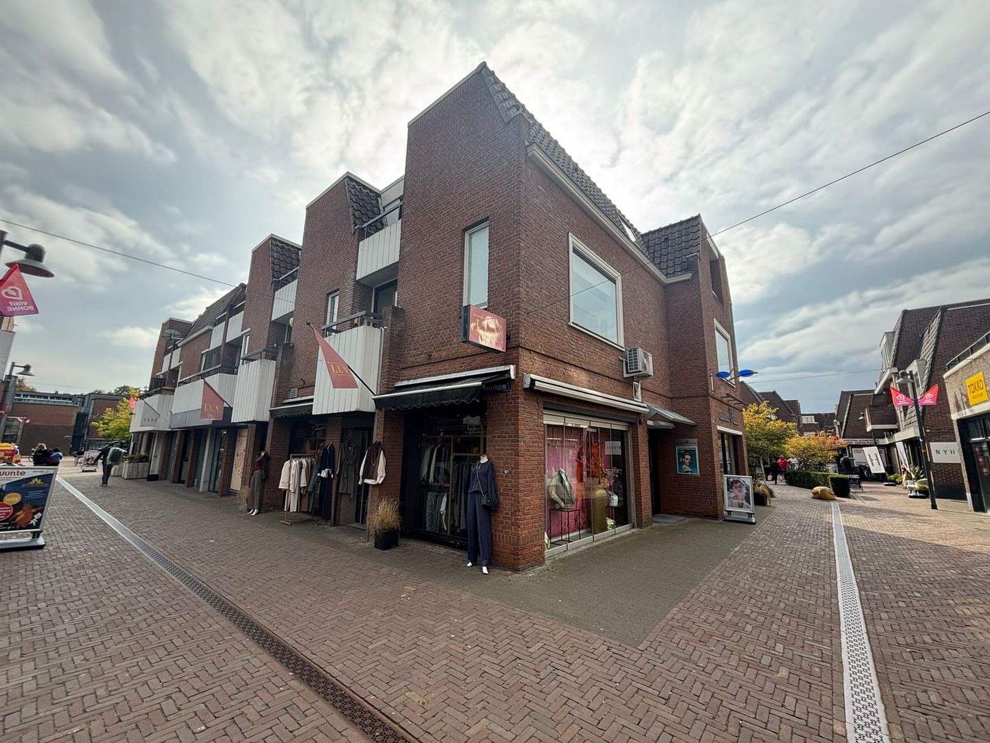 Bekijk foto 2 van Marktplein 5
