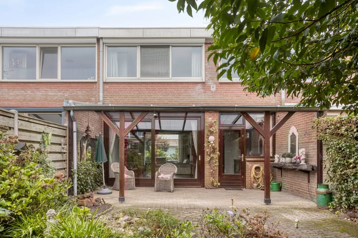 Photo 2 of Petrus van Schendelstraat 21